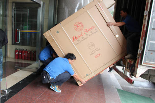 翁田镇钢琴贵重工艺品无忧运